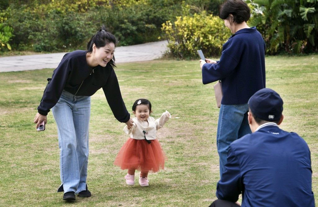 子女免稅額及額外子女免稅額由13萬元增加至14萬元。吳艷玲攝 子女免稅額及額外子女免稅額由13萬元增加至14萬元。吳艷玲攝