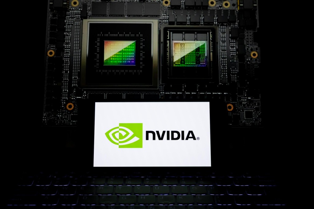 路透引述知情人士報道，美國已批准10間中國企業購買英偉達（Nvidia）的人工智能晶片H200。