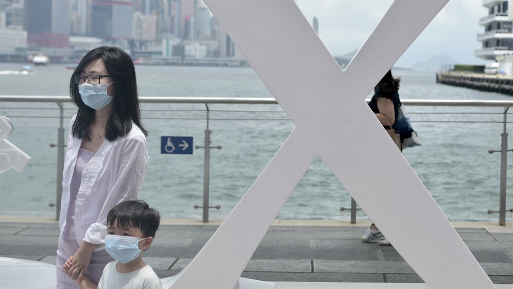 本港天氣炎熱。資料圖片