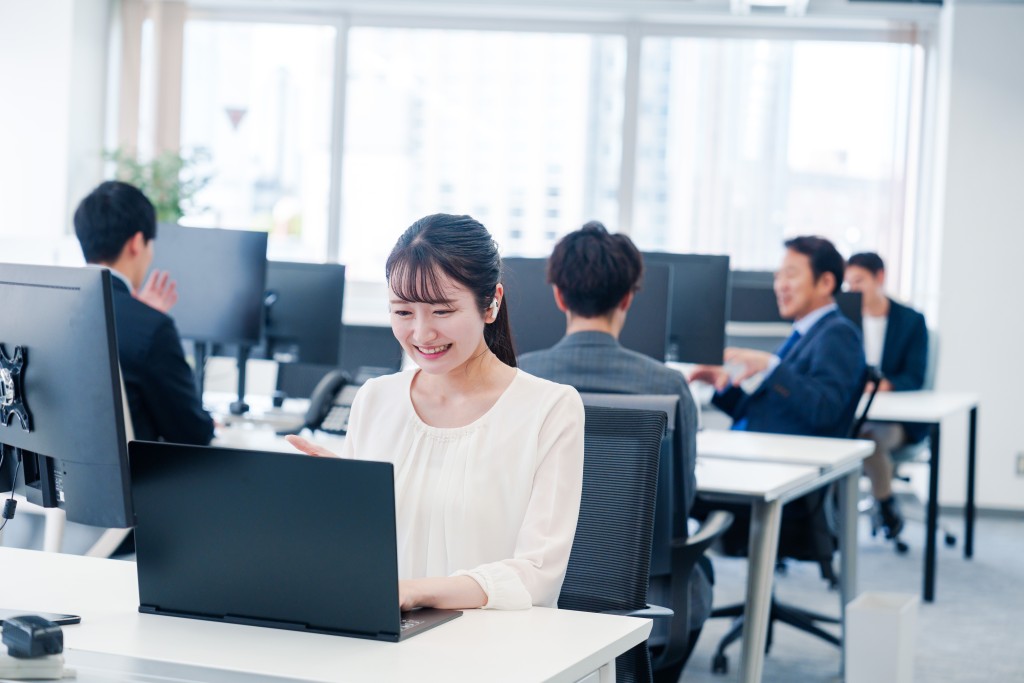 座位背後宜靠實牆,象徵步步高昇。 座位背後宜靠實牆,象徵步步高昇。