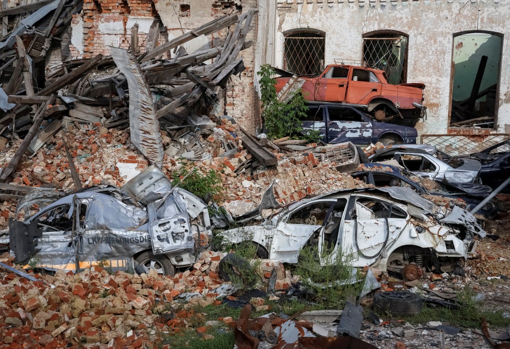 哈爾科夫地區最近被烏克蘭武裝部隊解放的伊齊烏姆鎮，可以看到被俄軍所造成的破壞。AP