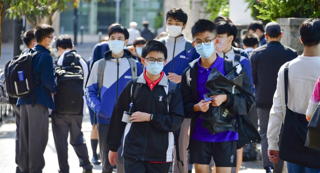 港大研究指三成受訪中學生在疫情期間生活習慣受到不良影響。資料圖片，非涉事學生