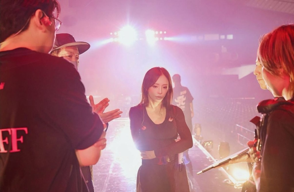 步姐特別感謝舞蹈員及幕後工作人員不放棄。