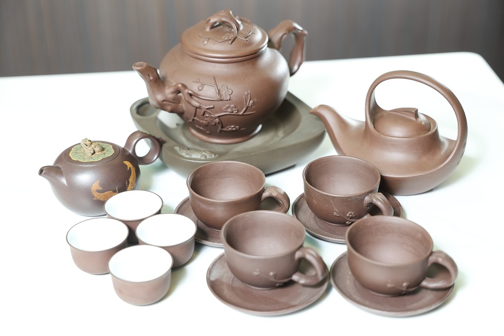 因为张慧敏妈咪生前很爱饮茶，所以有不少茶具珍藏。