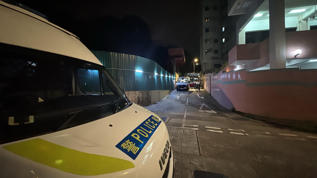 警方在場拘捕一名涉案男子。