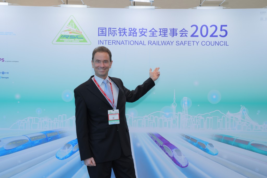 奧地利的知名演講嘉賓Dr. Peter Woditschka曾參加去年在奧地利舉行的國際鐵路安全會議，他非常期待來到香港，並在今年會議的「風險控制與管理」專題討論中分享他的見解。