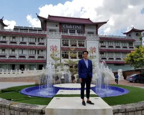 ClubONE執董陳浩弘表示, 正門加設噴水池,多一個影相位。