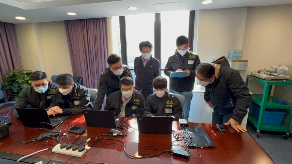演习模拟恐怖分子尝试入侵中电的电脑系统，意图瘫痪全港供电。警方FB