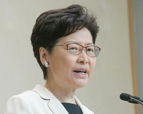 林鄭指有公務員參與示威被捕。