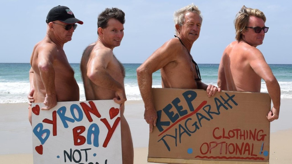 天体支持者到沙滩抗议，捍卫「裸泳权」。