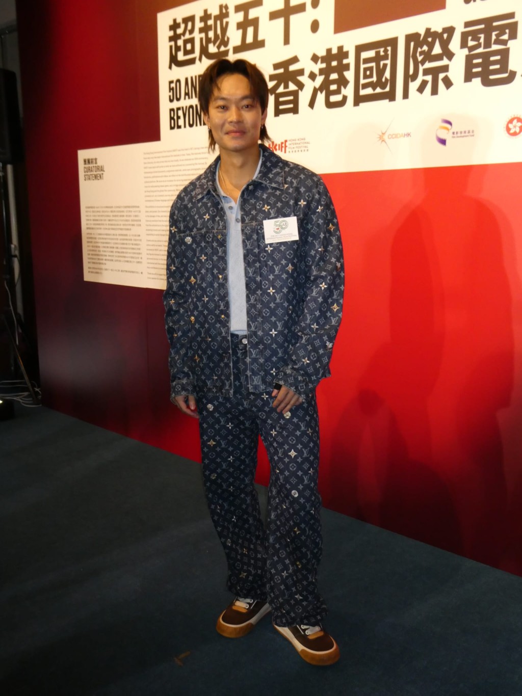 曾是香港棒球代表隊成員的胡子彤,明言當年憑著大膽嘗試,拍攝電影《點五步》而入行 曾是香港棒球代表隊成員的胡子彤,明言當年憑著大膽嘗試,拍攝電影《點五步》而入行