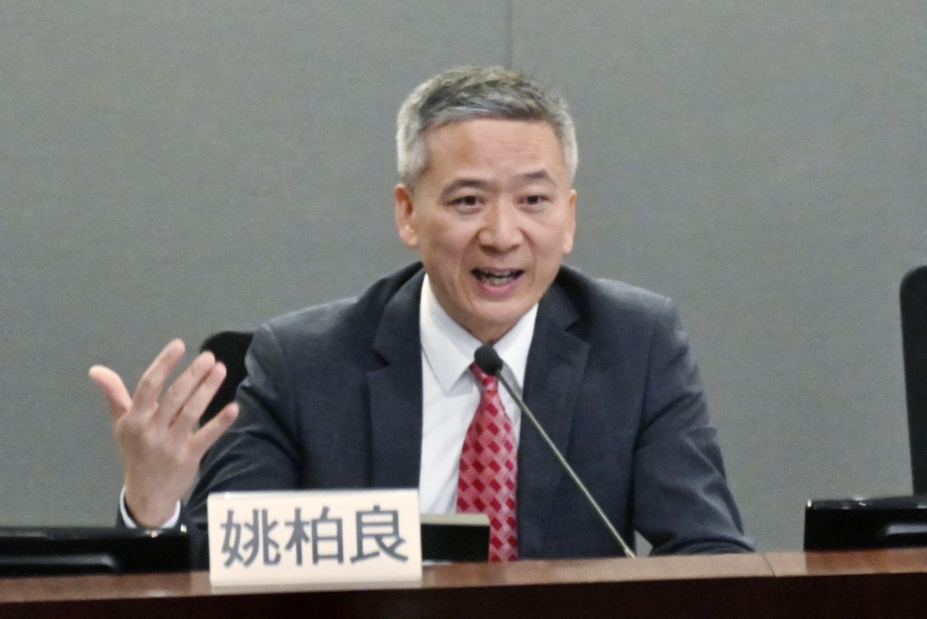 選委界姚柏良關注,早前有媒體報道部分網吧提供床位的經營模式可能已涉嫌觸犯《旅館業條例》,質疑相關部門巡查工作「很像較少」。資料圖片 選委界姚柏良關注,早前有媒體報道部分網吧提供床位的經營模式可能已涉嫌觸犯《旅館業條例》,質疑相關部門巡查工作「很像較少」。資料圖片