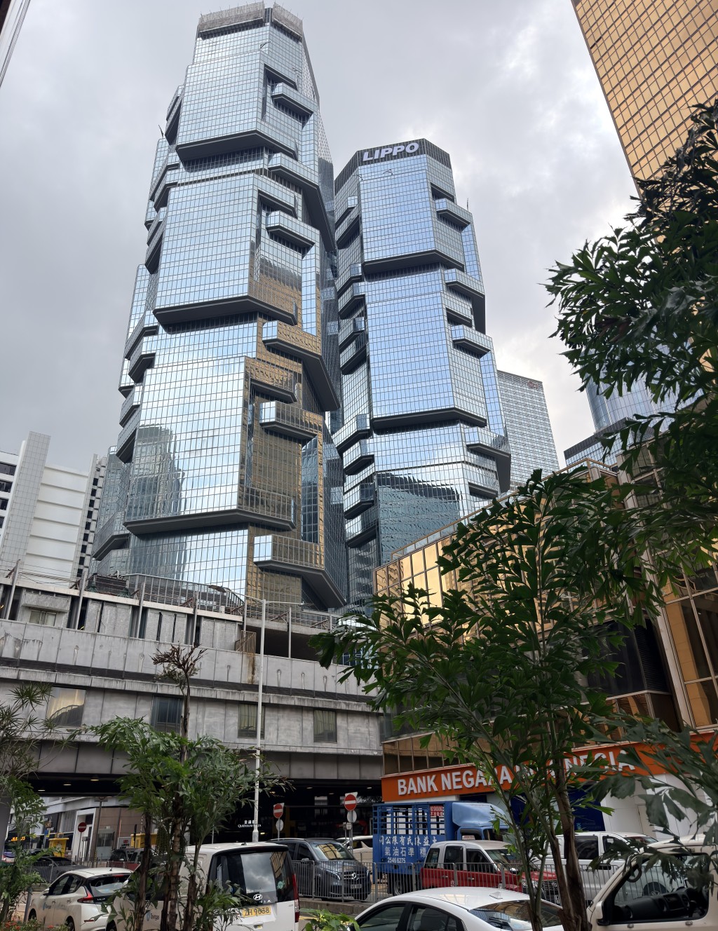 金鐘多幢大廈煤氣供應暫停，包括力寶中心。