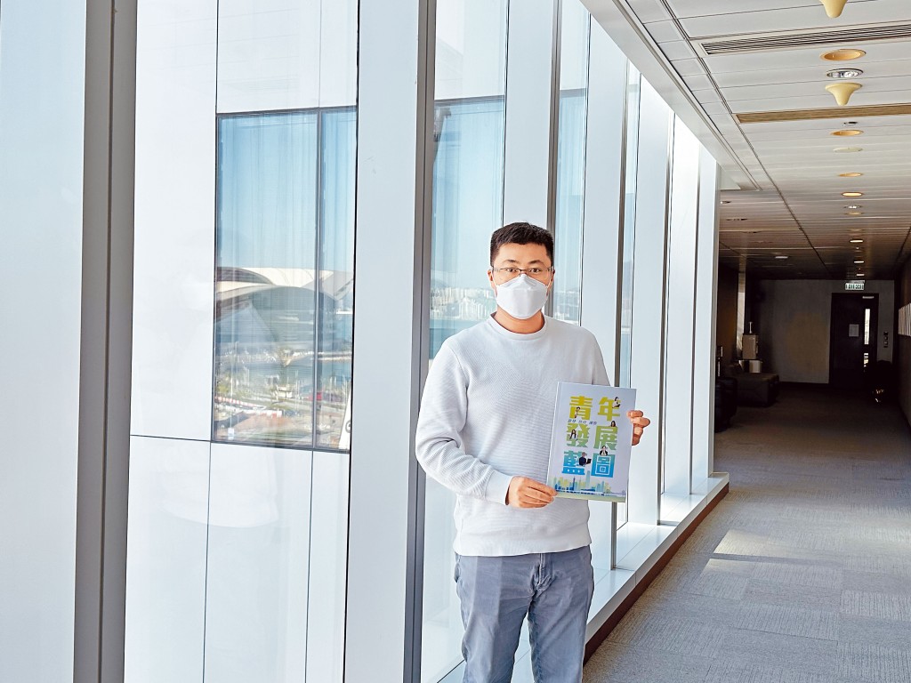 民建联立法会议员颜汶羽表明，乐见当局设立青年专员以统筹青年工作，呼吁进一步成立「青年办公室」协调跨部门合作。