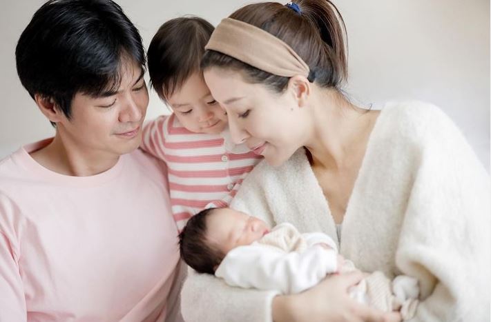 秘密产子后，成功凑成一个「好」字。