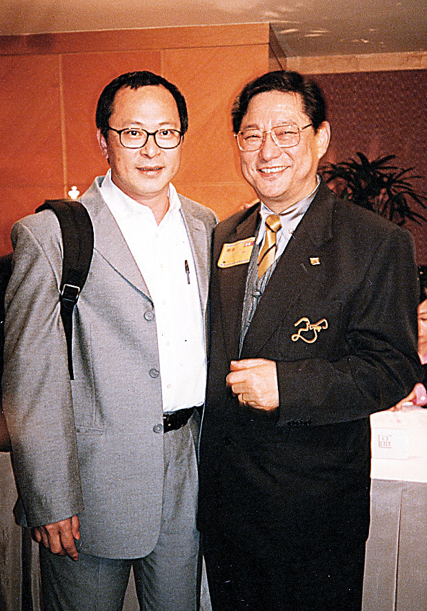 杜琪峯是香港著名導演之一。
