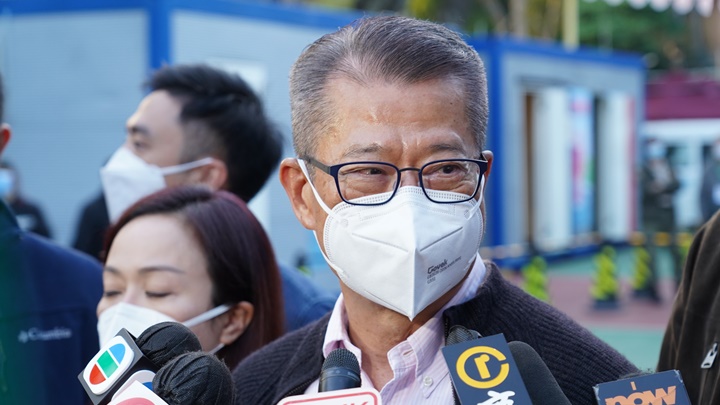 陳茂波指政府期望下月中前與內地逐步通關。