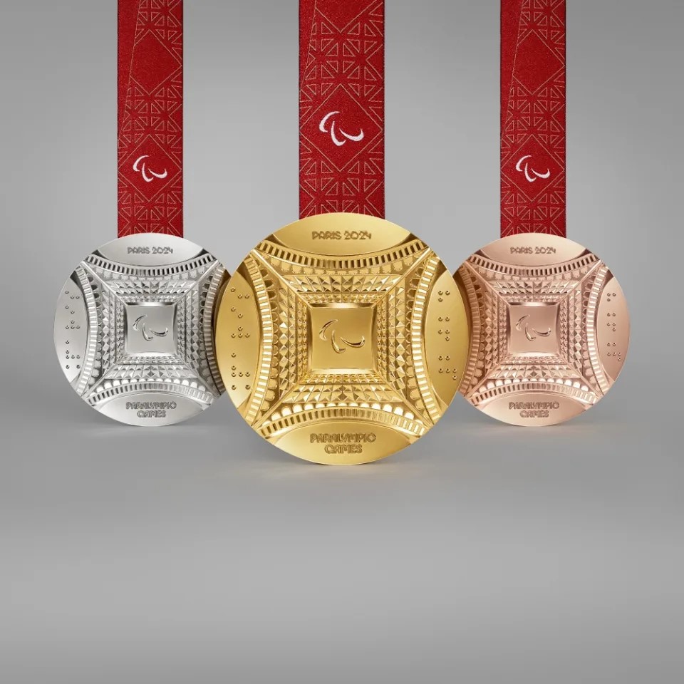 巴黎奥奥残运会奖牌背面。