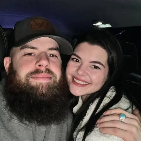 新娘Brooklyn则深情表示,非常荣幸能继承Michael的姓氏,全靠对方自己才能健康成长并享受精彩人生,今后定当用尽所有最好的方式去永远纪念他。Facebook@NoahTheDad 新娘Brooklyn则深情表示,非常荣幸能继承Michael的姓氏,全靠对方自己才能健康成长并享受精彩人生,今后定当用尽所有最好的方式去永远纪念他。Facebook@NoahTheDad