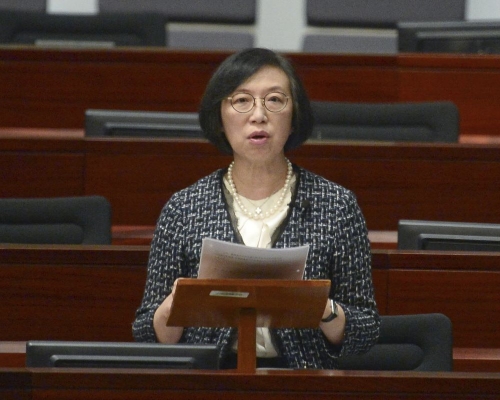 陳肇始稱醫管局已接納院方報告。資料圖片