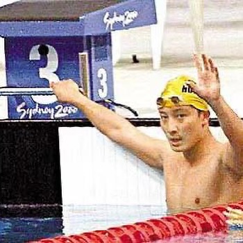 方力申指自己對推廣香港游泳發展對外對內都有貢獻。方力申fb