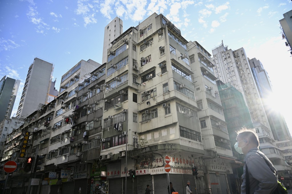 展望未來，政府將系統化有關數據庫並逐步擴展覆蓋範圍至「三無」大廈的高風險家庭。資料圖片