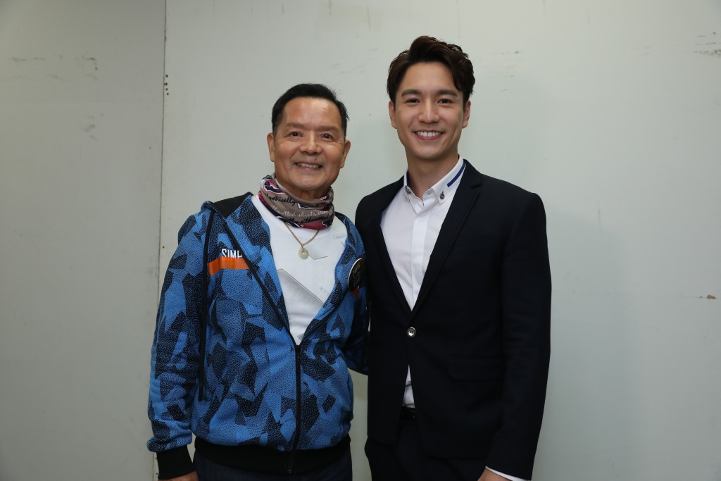 吴大强的儿子吴伟豪（右）正是《爱．回家》的「朱凌凌」。