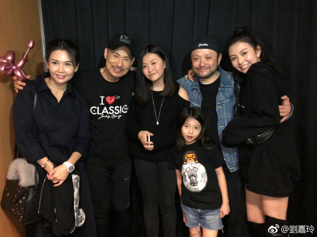 邱淑貞與I.T創辦人沈嘉偉在1999年結婚隨即息影，鮮有公開露面，兩人育有三名女兒。