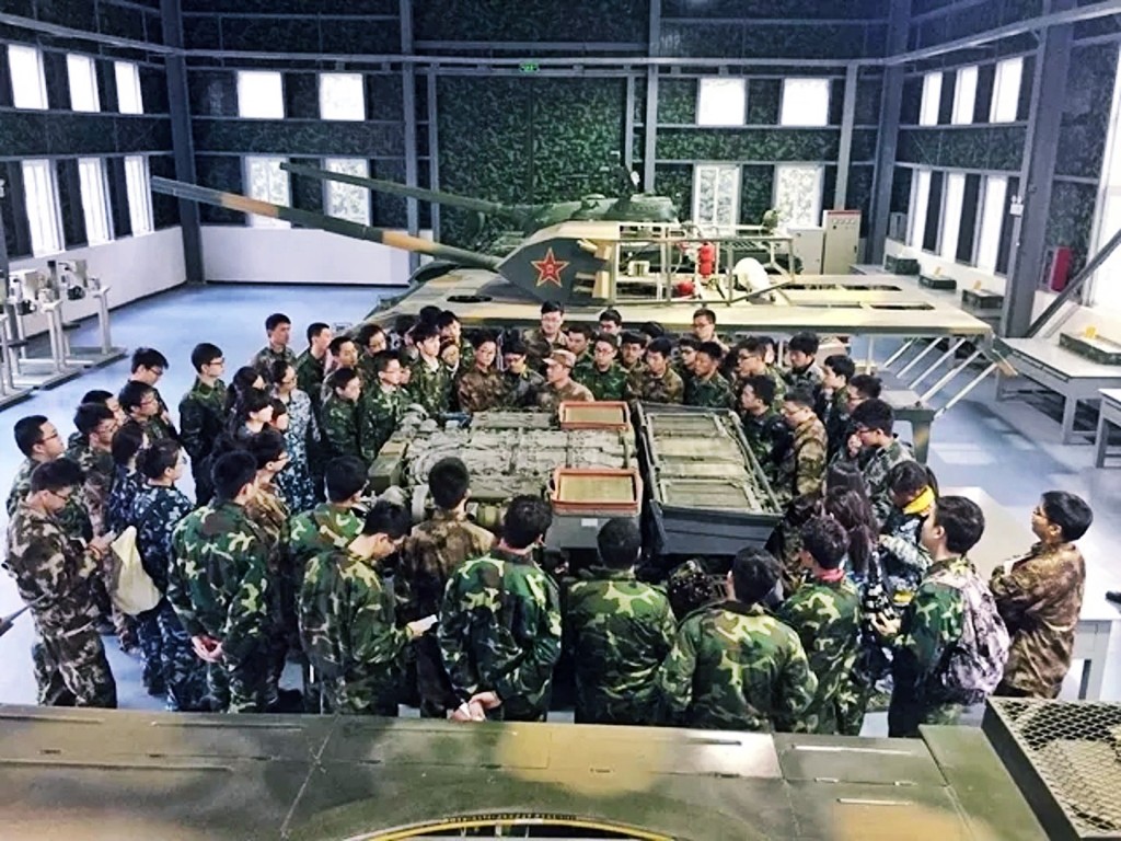 學生到軍營實習3星期。網圖