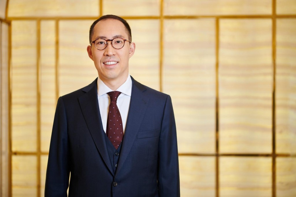 信和黃永光對投得項目表示高興，指出項目屬於北部都會區首個大型發展；而錦上路站第二期物業發展項目是北部都會區發展中的重點核心項目之一。