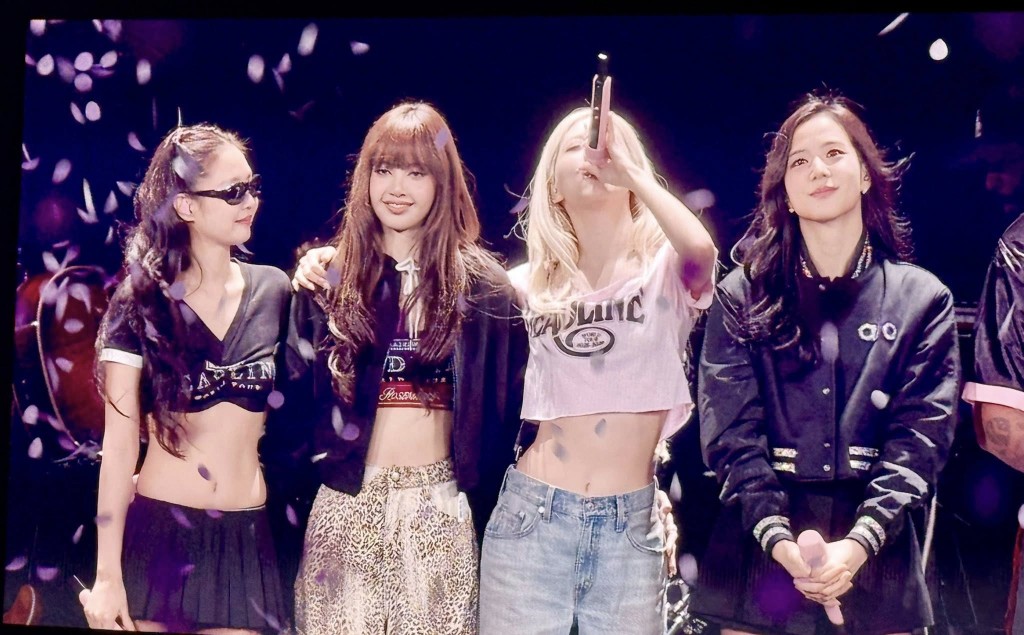 一连三场的“BLACKPINK WORLD TOUR IN HONG KONG”今晚（26日）于启德主场馆举行尾场。罗淑佩fb