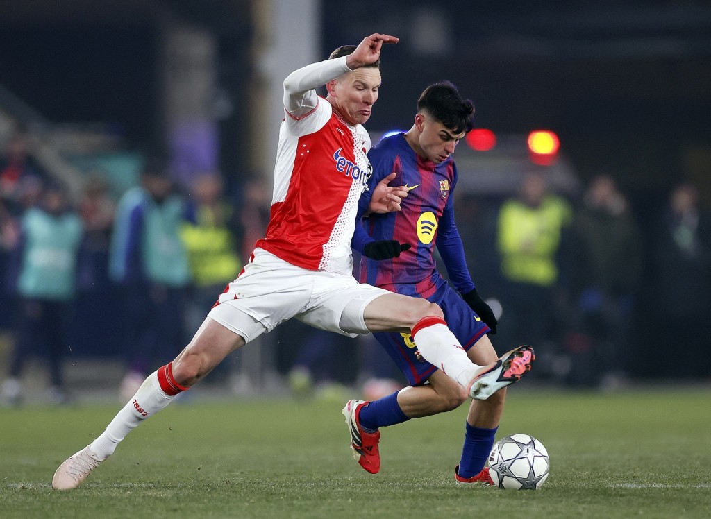 巴塞隆拿與布拉格斯拉維亞上演入球騷。路透社