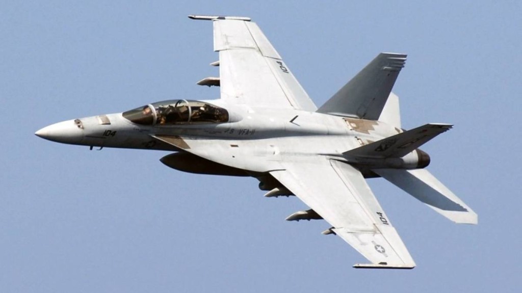 美國有F/A - 18F「超級大黃蜂」戰鬥機在南海墜毀。X@EricLDaugh