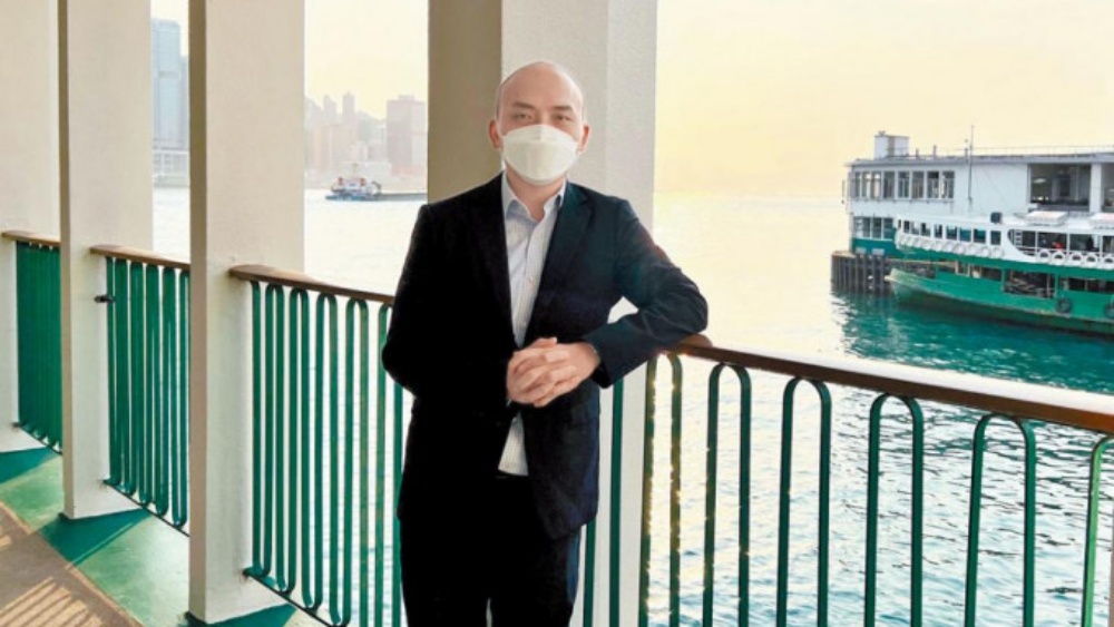 天星小輪新任總經理周卓賢指，比起「繞埋雙手等政府」，更希望可以自救。