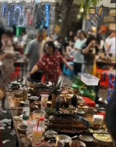 花貓肇禍影響了很多顧客。