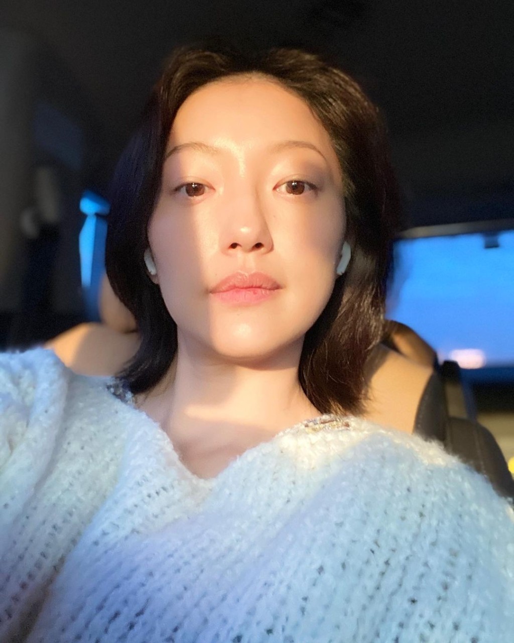 李伊於Twitter批評「濕身Show」。