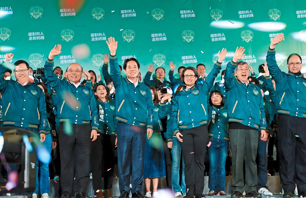 台灣大選結果揭盅，民進黨的賴清德成功當選，隨即到競選總部與支持者致意。