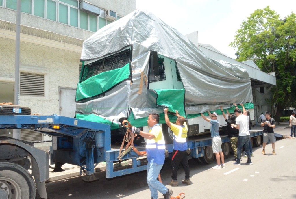 首輛「水炮車」今日已經抵港。蔡楚輝攝