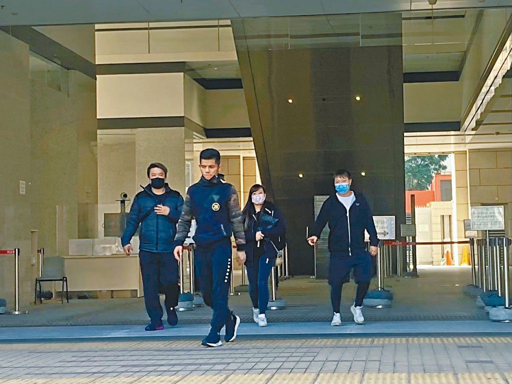 涉案被告獲准以二千元簽保守行為處理。 