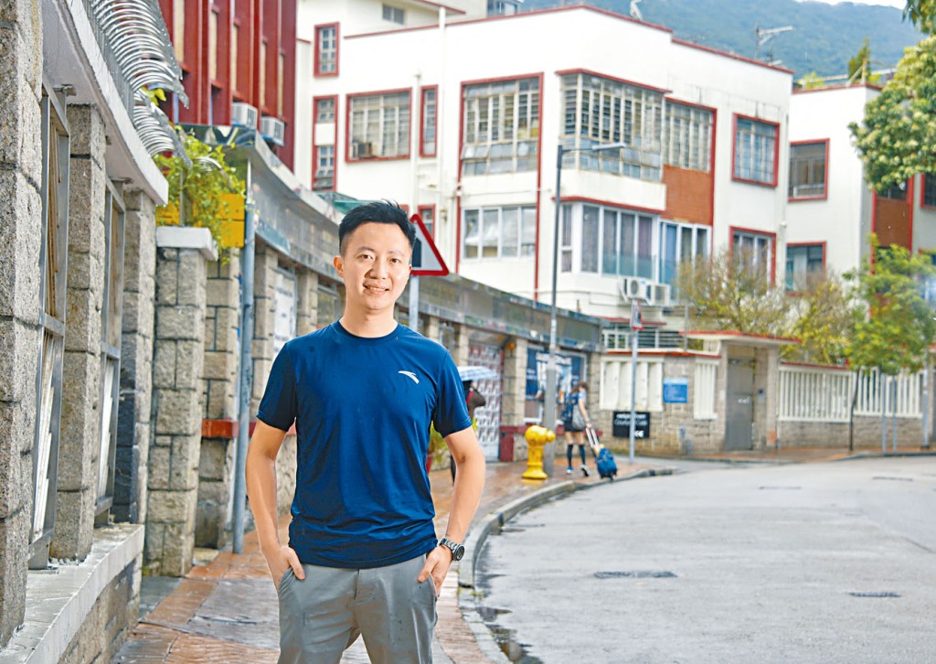 新民黨兼公民力量成員李梓敬接受專訪。