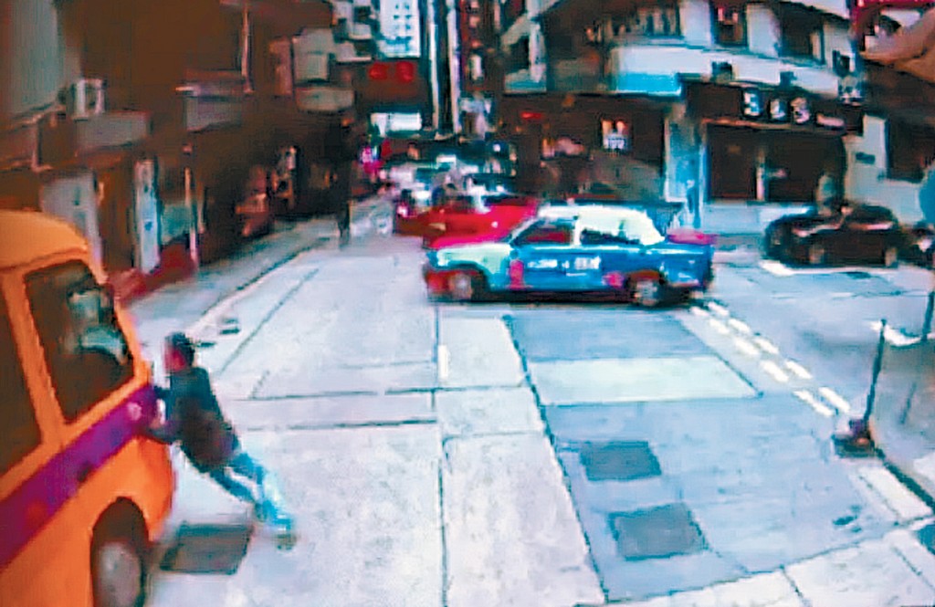 2018年，一輛校巴疑因未拉好手掣，失控溜前釀成5死2傷。