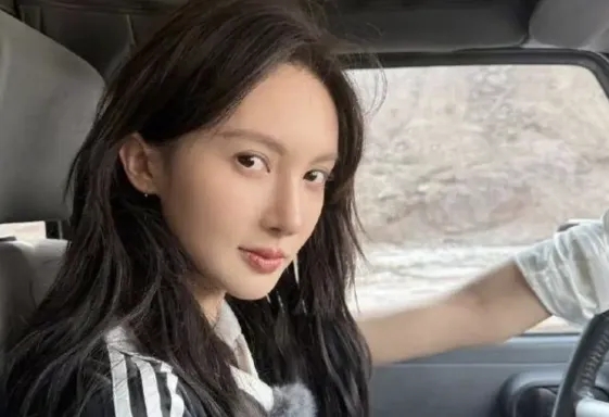 女星金晨被爆涉嫌交通肇事逃逸。 微博 女星金晨被爆涉嫌交通肇事逃逸。 微博