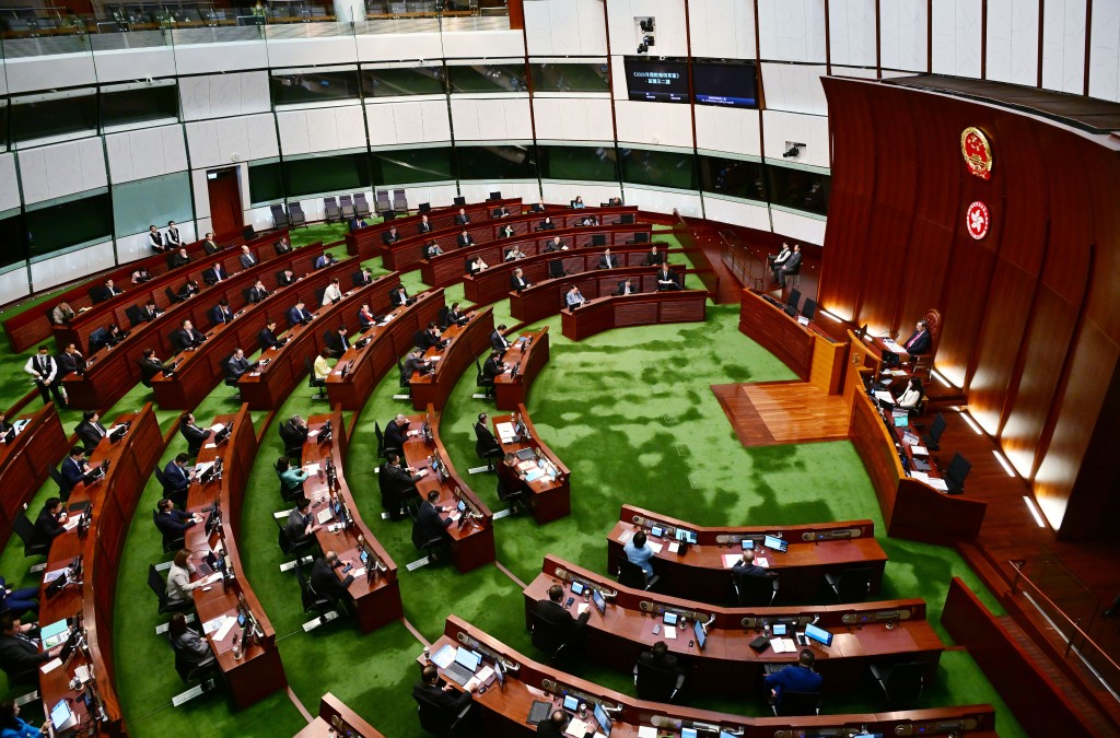 透過立法方式，讓同性伴侶可在新設立的登記機制下申請進行登記，使其同性伴侶關係在法律上獲得承認。資料圖片