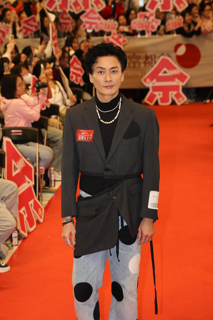 黃宗澤指佘媽識黃媽媽,會傾電話。 黃宗澤指佘媽識黃媽媽,會傾電話。