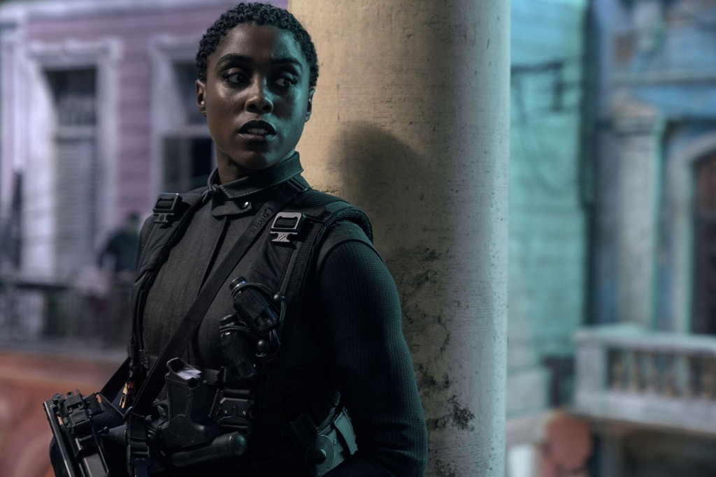 Nomi (Lashana Lynch飾)是MI6的新特務,為人幽默,成日笑占士邦老餅。