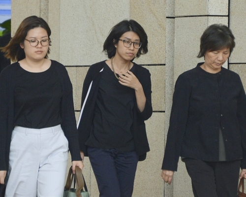 的士司機陳輝旺被捕後死亡案,死者家人連日來到庭旁聽。資料圖片