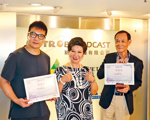 ■钱嘉乐与陈惠敏齐接受家燕姐访问。