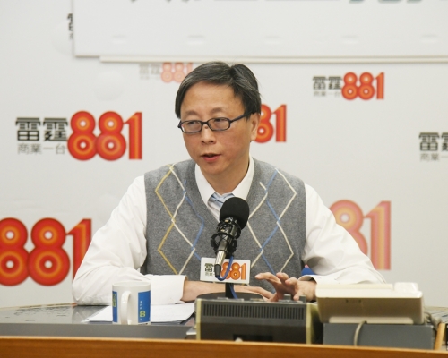 何栢良倡為無打疫苗者「篤手指」驗抗體防走漏 。資料圖片