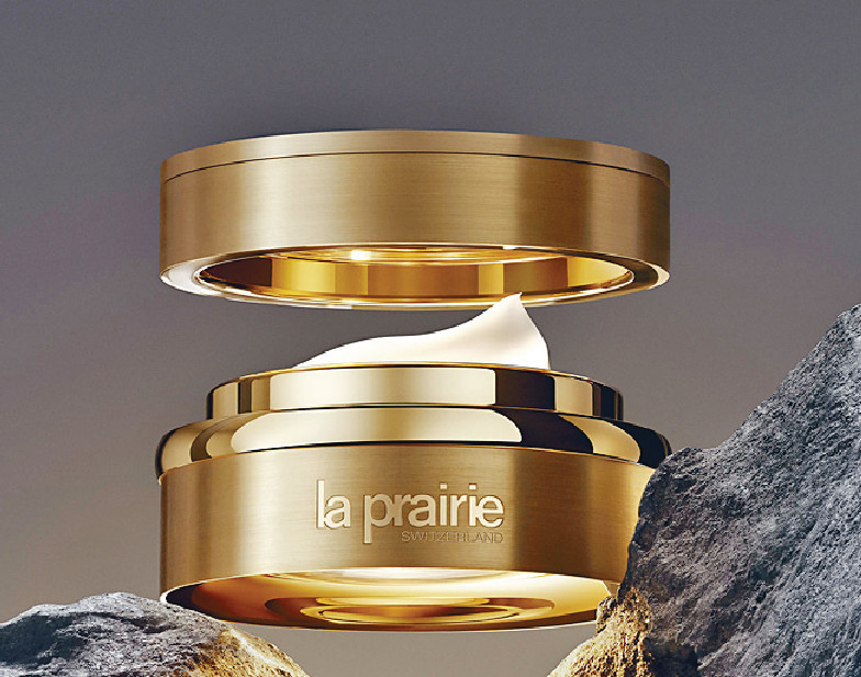 La Prairie  純金亮膚晚霜 $8,290  　　純金滲透系統能激活肌膚能量，是晚間注入滋養的好幫手，而其專利活細胞複合物，則能為皮膚帶來有效的活性成份，助提升輪廓。