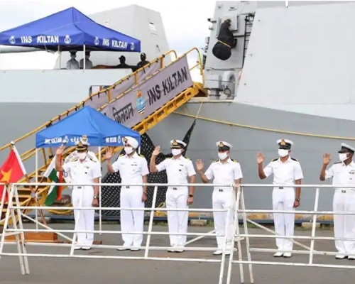 印度及越南举行「海上通行」」军事演习。网图